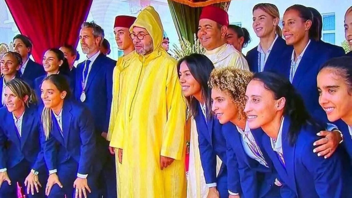 جريدة الاخبار 24 % - تكريم ملكي للمنتخب النسوي وتمكين المرأة الرياضية