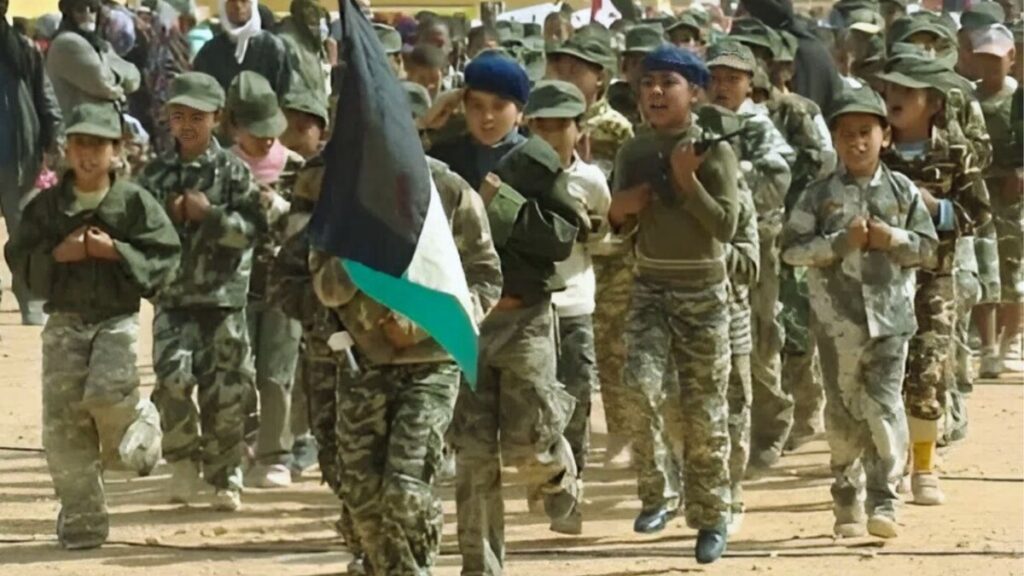 جريدة الاخبار 24 % - أطفال بتندوف بالزي الخطأ براءة تجند في معسكرات بلا أفق