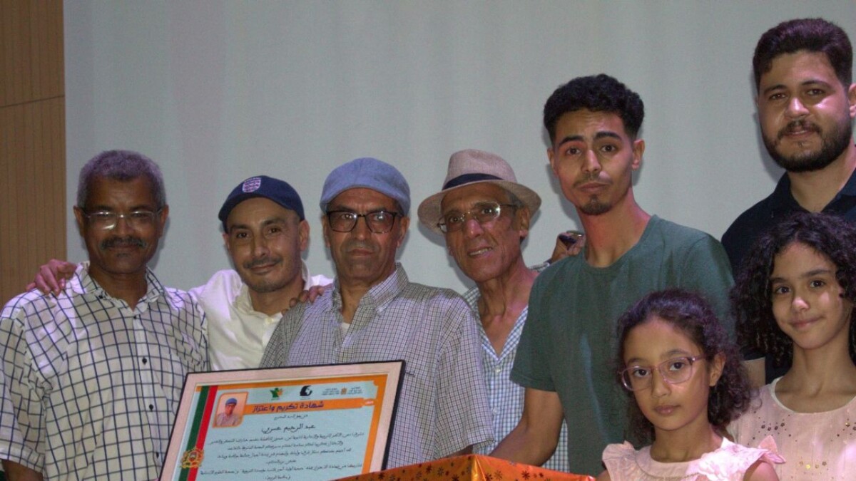 جريدة الاخبار 24 % - حفل تكريم يجسد مسيرة وفاء أساتذة متقاعدين بثانوية ابن عبدون بخريبكة