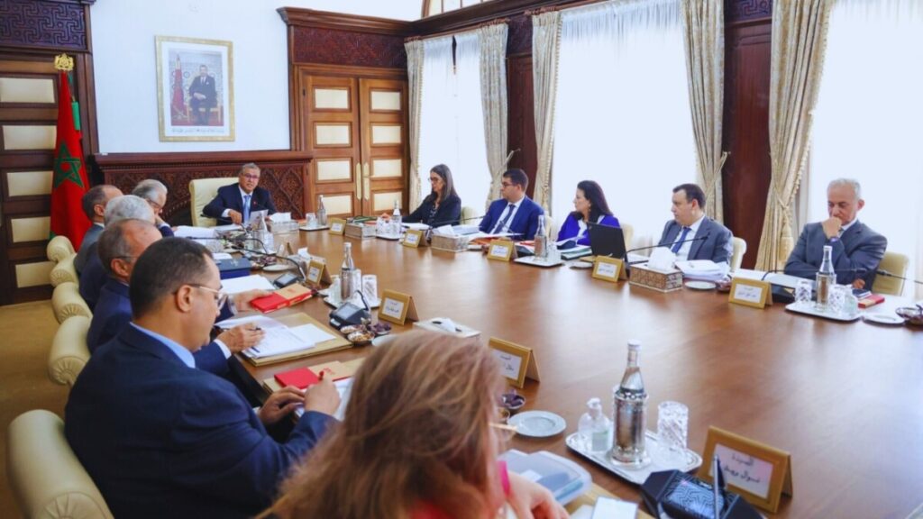 جريدة الاخبار 24 % - رئيس الحكومة يقود استراتيجية وطنية لتعميم الاتصالات بالمناطق النائية