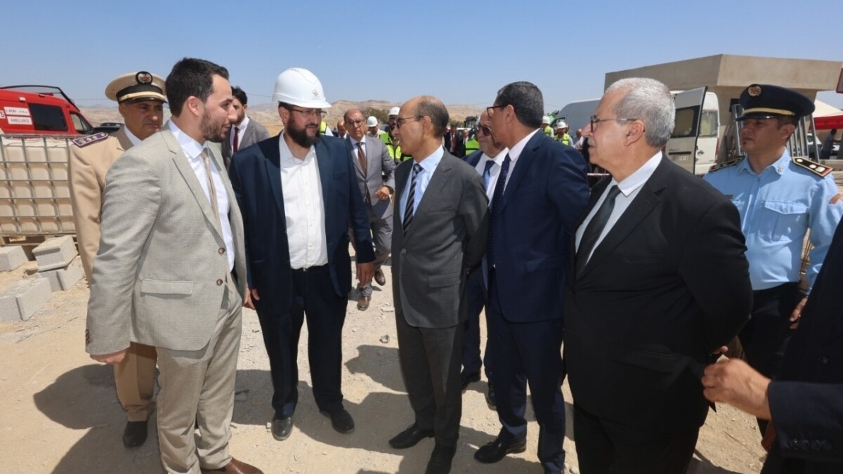 جريدة الاخبار 24 % - عامل إقليم تازة يشرف ميدانيا على مشاريع تنموية في الذكرى 26 لعيد العرش