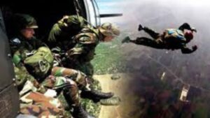 جريدة الاخبار 24 % - عروض جوية استثنائية لمظليي القوات المسلحة الملكية احتفاءا بعيد العرش