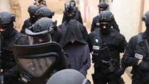 جريدة الاخبار 24 % - الأمن يطيح بعنصر يتبنى فكر داعش المتطرف بسطات