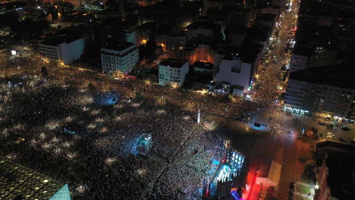 جريدة الاخبار 24 % - مهرجان القنيطرة يحول المدينة الى منصة فنية وحدث جماهيري عالمي