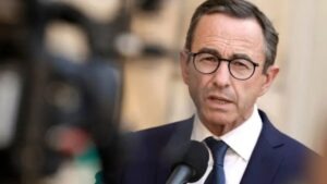 جريدة الاخبار 24 % - وزير الداخلية يحذر فرنسا بين فخ الديون وارتباك السياسة الداخلية