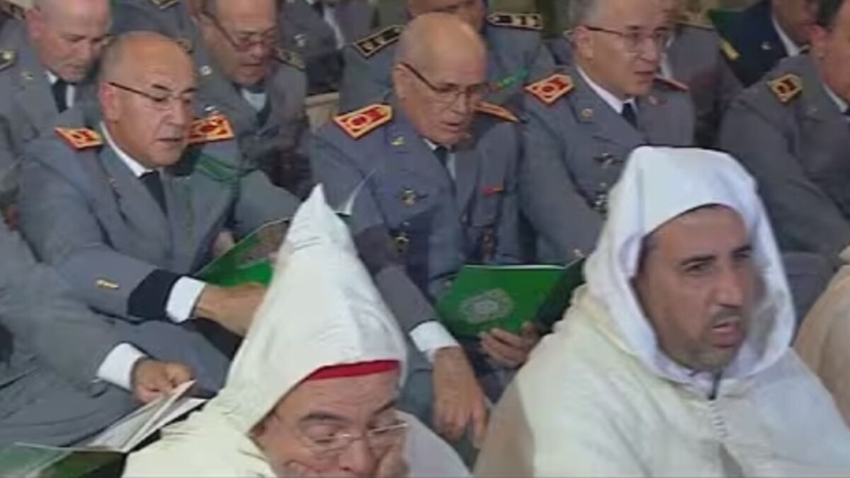 الملك محمد السادس يترأس طقسا روحيا إحياءا للذكرى السابعة والعشرون لرحيل الملك الحسن الثاني - 2025 جريدة الاخبار 24 % - الملك محمد السادس يترأس طقسا روحيا إحياءا للذكرى السابعة والعشرون لرحيل الملك الحسن الثاني