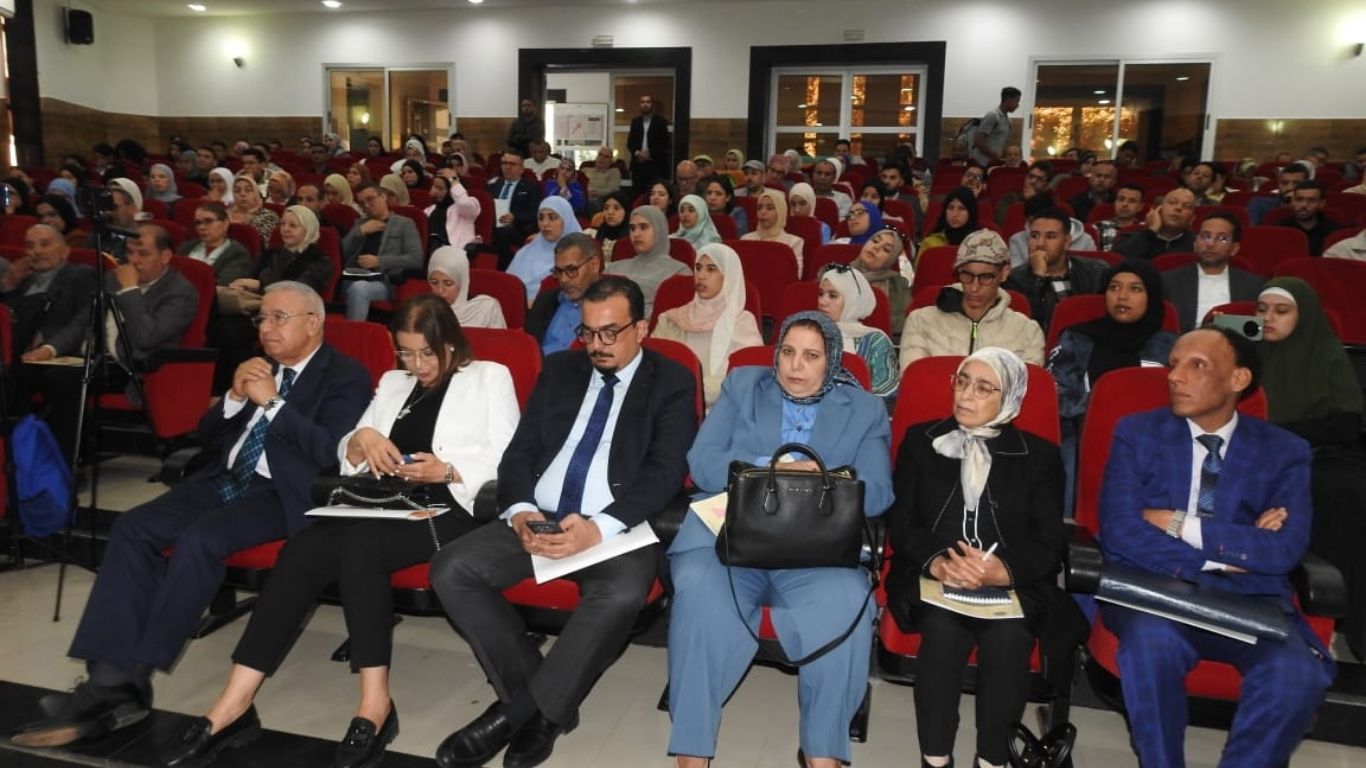 جريدة الاخبار 24 % - ندوة أكاديمية تستعرض مسار الصحراء المغربية من التحرير إلى التنمية