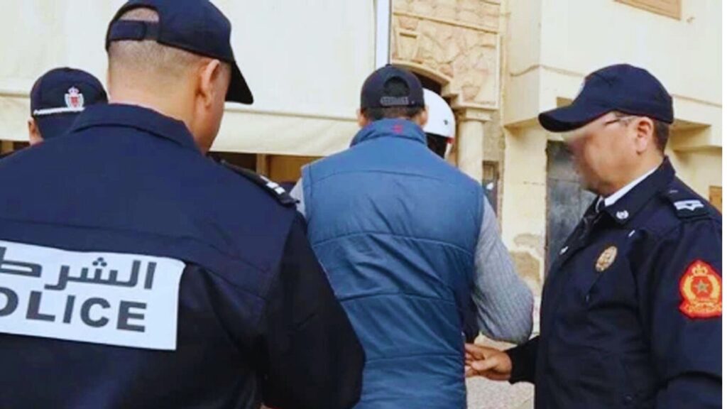 جريدة الاخبار 24 % - أمن العروي يطيح بسائق طاكسي متورط في تهريب المخدرات