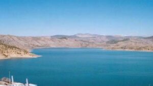 جريدة الاخبار 24 % - تساقطات الأمطار تعيد التوازن للمخزون المائي بسدود المملكة