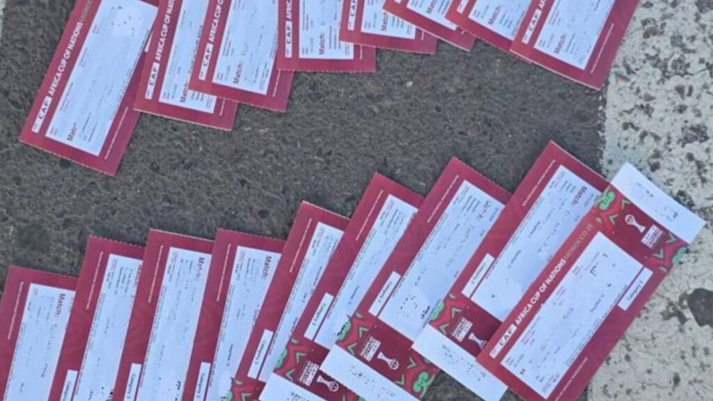 الأمن يوقف متورط في مضاربة تذاكر كأس أمم إفريقيا بأكادير - 2026 جريدة الاخبار 24 % - الأمن يوقف متورط في مضاربة تذاكر كأس أمم إفريقيا بأكادير