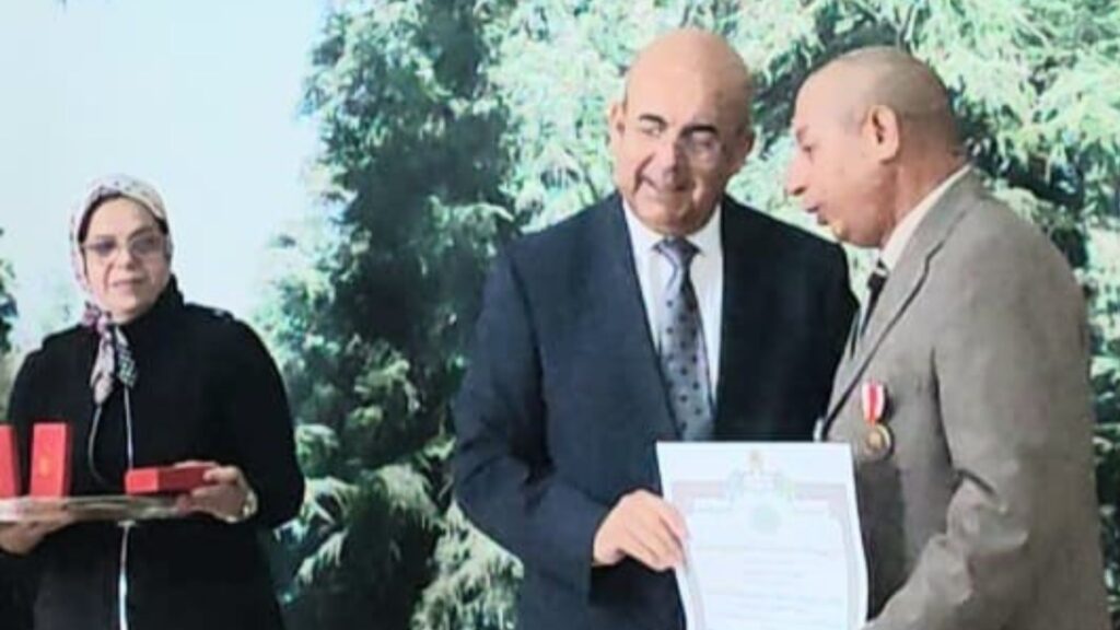 جريدة الاخبار 24 % - التوشيح بوسام ملكي رمز التفاني لحماية الثروات الطبيعية