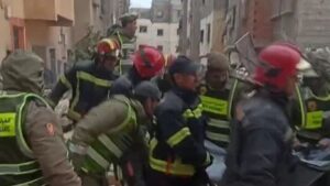 جريدة الاخبار 24 % - فاس انهيار بنايتين بحي المسيرة يثير الرعب ويكشف هشاشة العمران