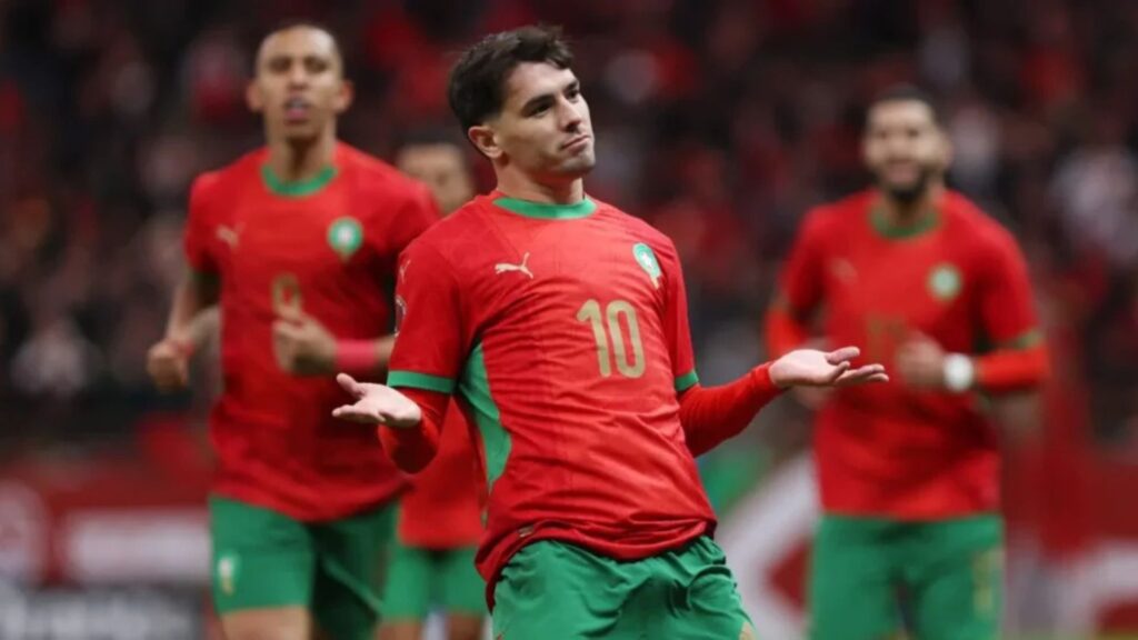 جريدة الاخبار 24 % - دياز ومزراوي يضعان بصمتهما في التشكيلة المثالية لدور المجموعات بالكان