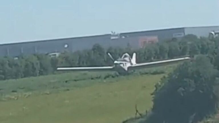 استنفار أمني بعد هبوط اضطراري لطائرة خفيفة ببوقنادل جريدة الاخبار 24 % - استنفار أمني بعد هبوط اضطراري لطائرة خفيفة ببوقنادل