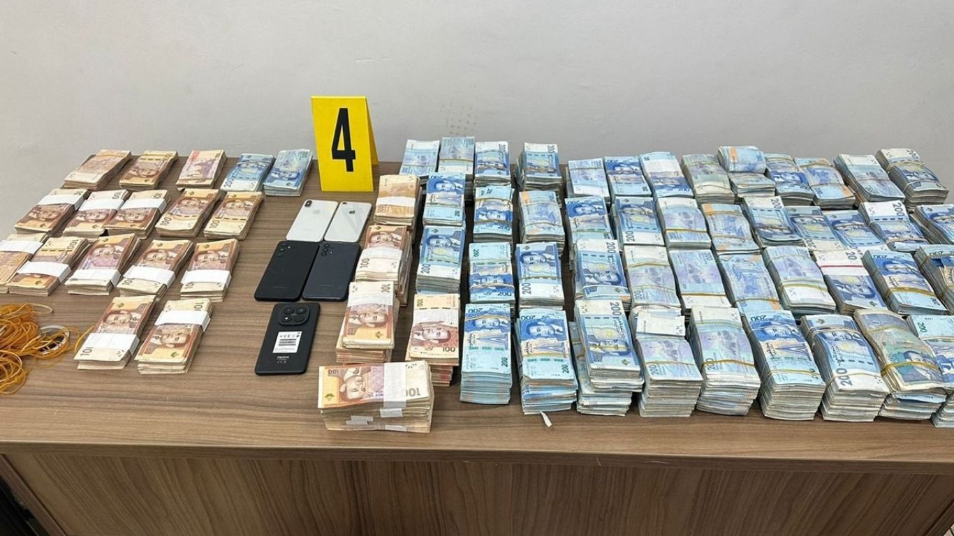 جريدة الاخبار 24 % - تفكيك شبكة للتهريب الدولي لمختلف المخدرات بوجدة