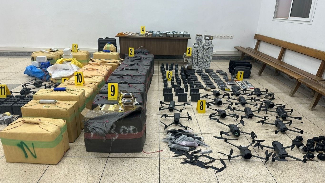 جريدة الاخبار 24 % - تفكيك شبكة للتهريب الدولي لمختلف المخدرات بوجدة