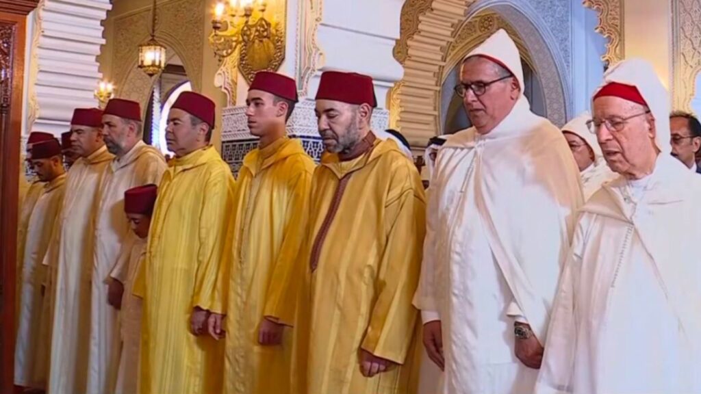جلالة الملك محمد السادس يؤدي صلاة عيد الأضحى بالمشور السعيد بالرباط