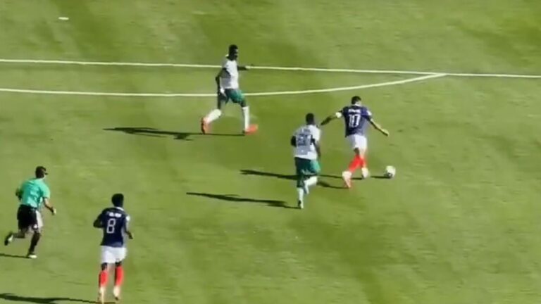 فوز المنتخب الفرنسي بثلاثة أهداف على نظيره السنغالي